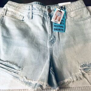 YMI -FESTIVAL SHORTS -NWT